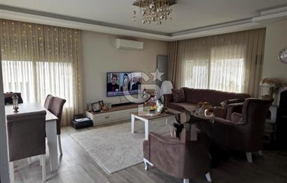 Sabah havuzunuzda güne başlayıp, akşamüstü kısa bir yürüyüşle Çeşme Marina’da kahvenizi yudumladığınızı hayal edin...