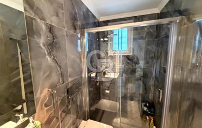 Sabah havuzunuzda güne başlayıp, akşamüstü kısa bir yürüyüşle Çeşme Marina’da kahvenizi yudumladığınızı hayal edin...