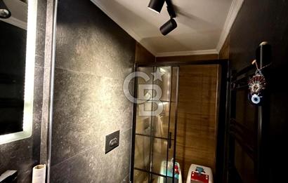 Sabah havuzunuzda güne başlayıp, akşamüstü kısa bir yürüyüşle Çeşme Marina’da kahvenizi yudumladığınızı hayal edin...