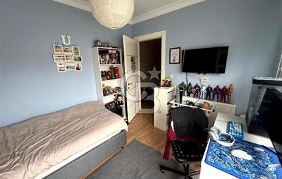 Sabah havuzunuzda güne başlayıp, akşamüstü kısa bir yürüyüşle Çeşme Marina’da kahvenizi yudumladığınızı hayal edin...