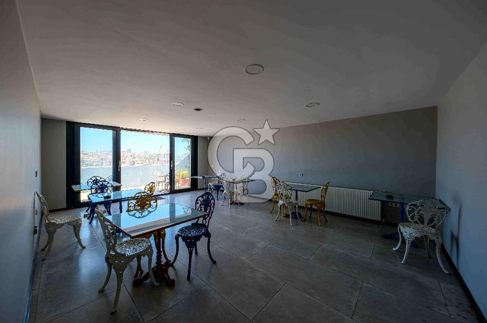 EMİNÖNÜ'NDE TAMAMEN YENİLENMİŞ 3662 M2 SATILIK EMSALSİZ HAN