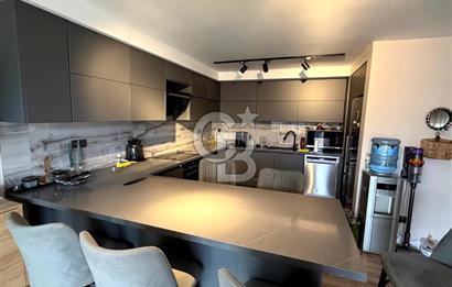 Sabah havuzunuzda güne başlayıp, akşamüstü kısa bir yürüyüşle Çeşme Marina’da kahvenizi yudumladığınızı hayal edin...