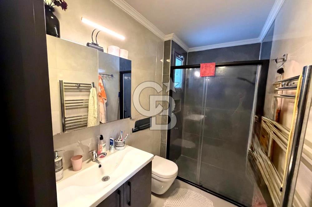 Sabah havuzunuzda güne başlayıp, akşamüstü kısa bir yürüyüşle Çeşme Marina’da kahvenizi yudumladığınızı hayal edin...