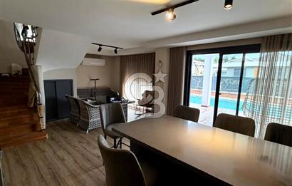 Sabah havuzunuzda güne başlayıp, akşamüstü kısa bir yürüyüşle Çeşme Marina’da kahvenizi yudumladığınızı hayal edin...