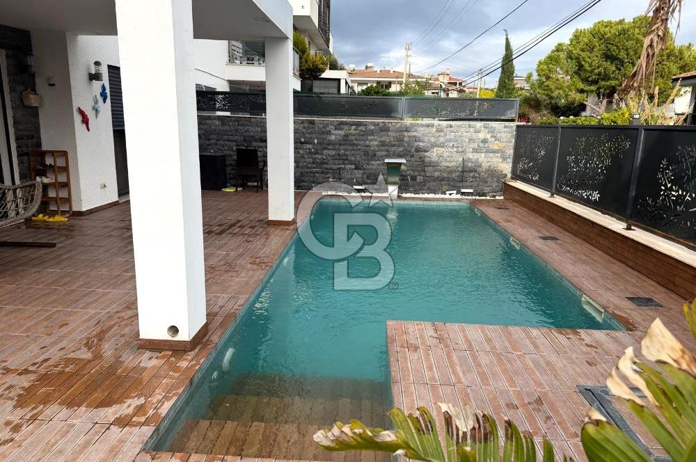 Sabah havuzunuzda güne başlayıp, akşamüstü kısa bir yürüyüşle Çeşme Marina’da kahvenizi yudumladığınızı hayal edin...