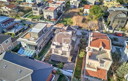 URLA ATATÜRK MAHALLESİNDE 5+1 MÜSTAKİL HAVUZLU TRİPLEKS VİLLA