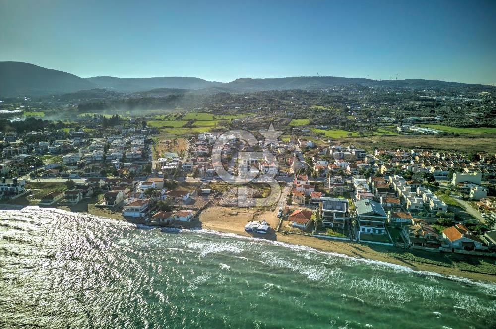 URLA ATATÜRK MAHALLESİNDE 5+1 MÜSTAKİL HAVUZLU TRİPLEKS VİLLA