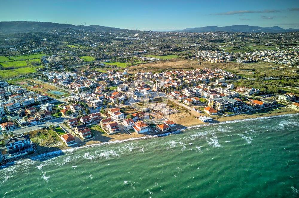 URLA ATATÜRK MAHALLESİNDE 5+1 MÜSTAKİL HAVUZLU TRİPLEKS VİLLA