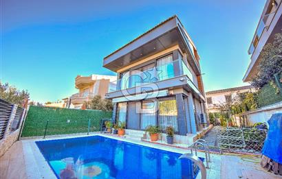 URLA ATATÜRK MAHALLESİNDE 5+1 MÜSTAKİL HAVUZLU TRİPLEKS VİLLA