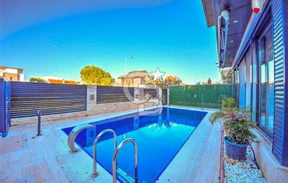 URLA ATATÜRK MAHALLESİNDE 5+1 MÜSTAKİL HAVUZLU TRİPLEKS VİLLA