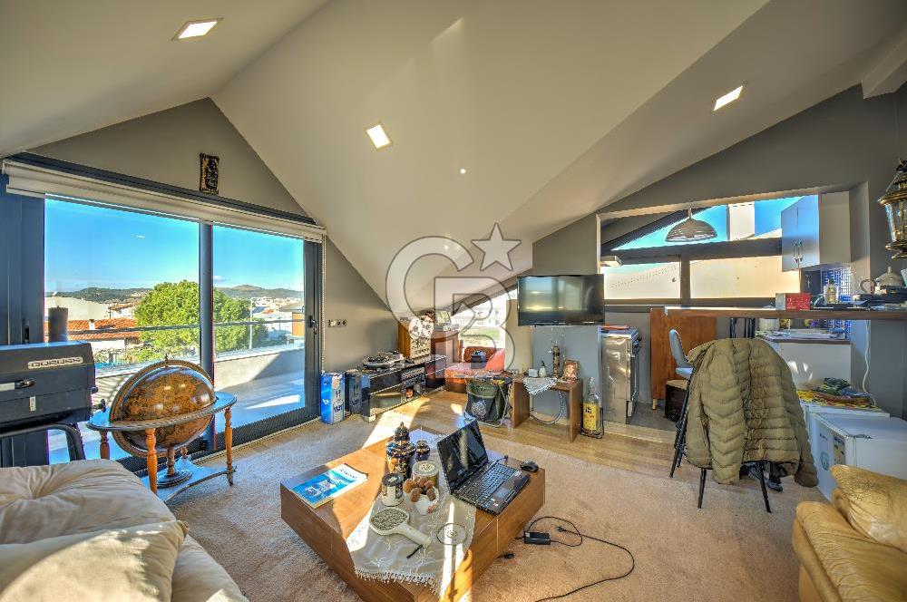 URLA ATATÜRK MAHALLESİNDE 5+1 MÜSTAKİL HAVUZLU TRİPLEKS VİLLA