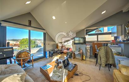 URLA ATATÜRK MAHALLESİNDE 5+1 MÜSTAKİL HAVUZLU TRİPLEKS VİLLA