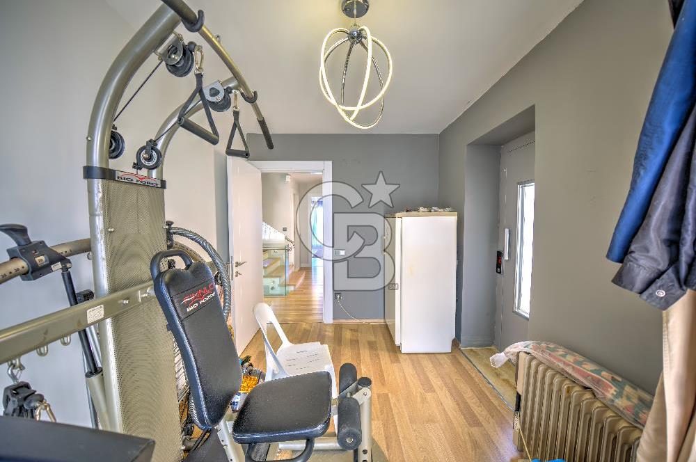 URLA ATATÜRK MAHALLESİNDE 5+1 MÜSTAKİL HAVUZLU TRİPLEKS VİLLA