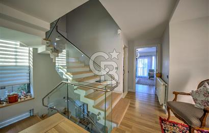 URLA ATATÜRK MAHALLESİNDE 5+1 MÜSTAKİL HAVUZLU TRİPLEKS VİLLA