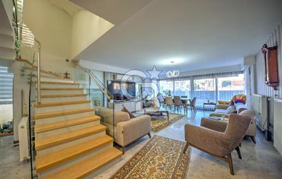 URLA ATATÜRK MAHALLESİNDE 5+1 MÜSTAKİL HAVUZLU TRİPLEKS VİLLA