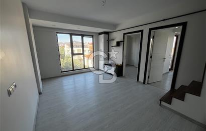 Akkonak Mahallesinde 6 Yaşında Asansörlü Dubleks Daire