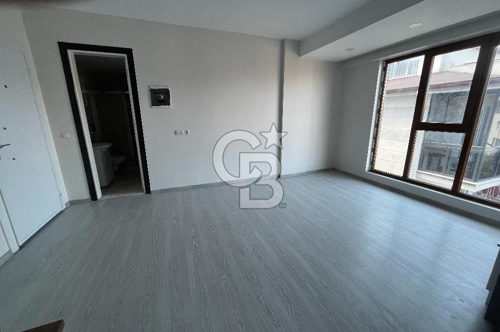 Akkonak Mahallesinde 6 Yaşında Asansörlü Dubleks Daire