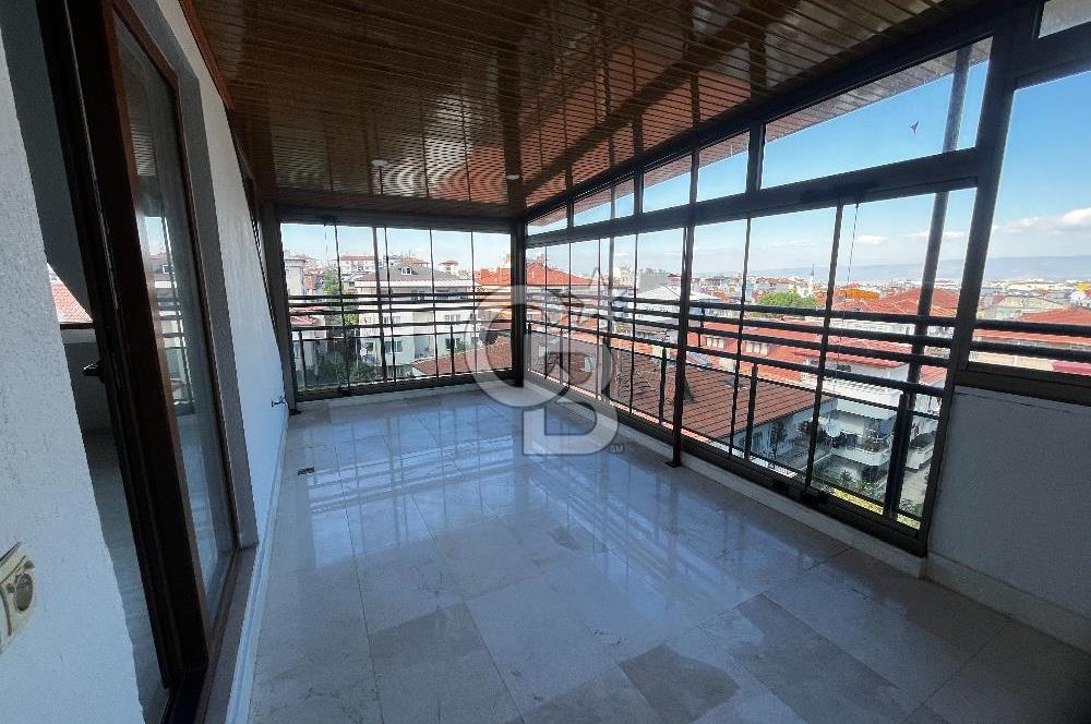 Akkonak Mahallesinde 6 Yaşında Asansörlü Dubleks Daire