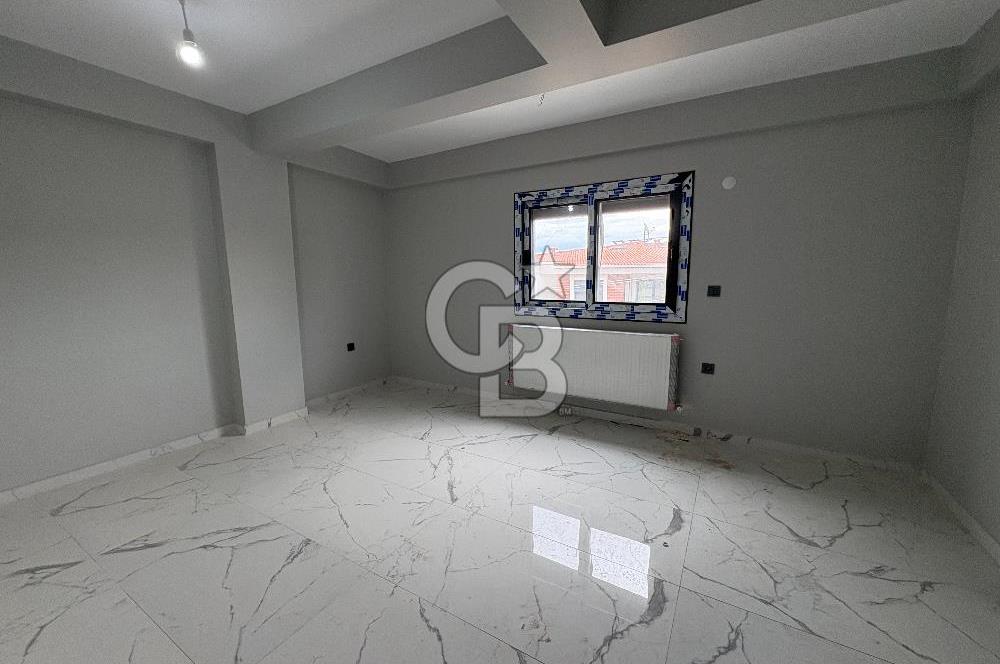 URLA MERKEZDE 1+1 DOĞALGAZLI GENİŞ SIFIR KİRALIK DAİRE