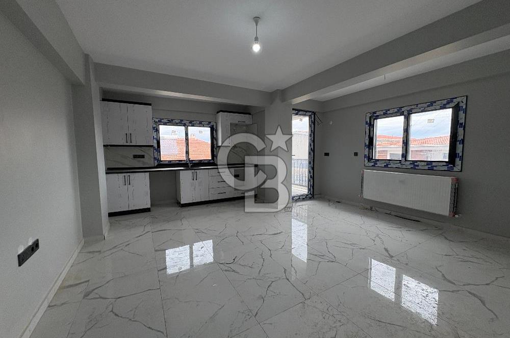 URLA MERKEZDE 1+1 DOĞALGAZLI GENİŞ SIFIR KİRALIK DAİRE