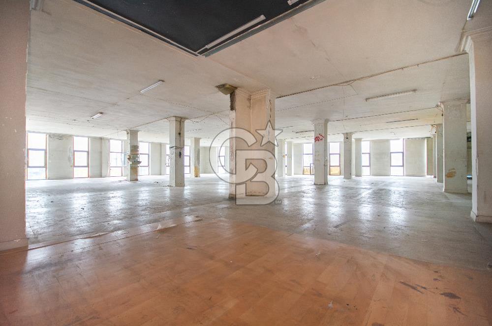 Ümraniye Modoko Yanında 3500m2 Ticari Komple Kiralık Bina