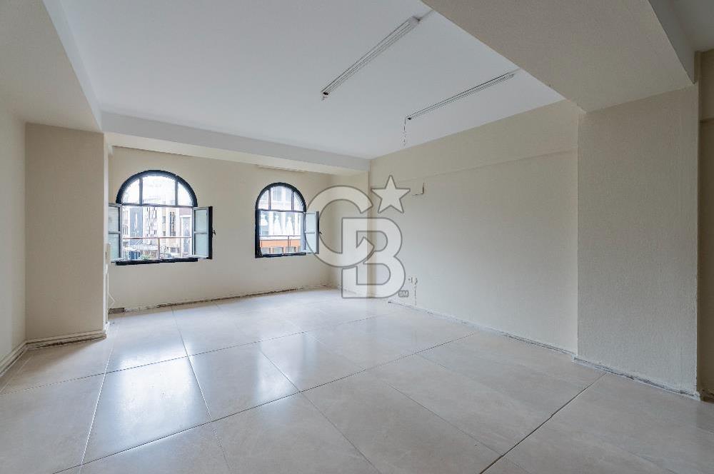 Konak Gazi Bulvarı Mimar Kemalettin Yakını Kiralık Ofis İşyeri