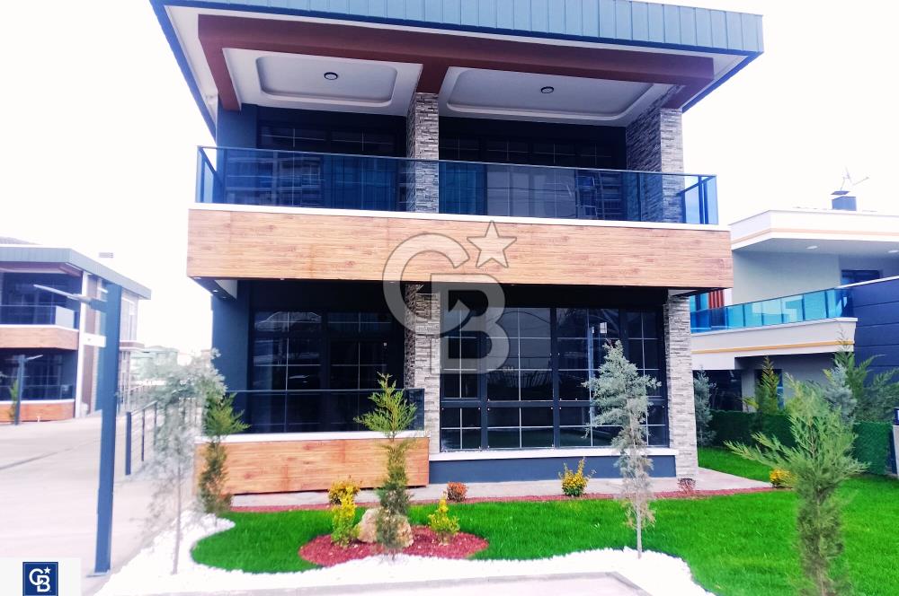 BAĞLICA DA MODERN KONFORLU VE HUZURLU BİR YAŞAM ALANI 5+1 VİLLA
