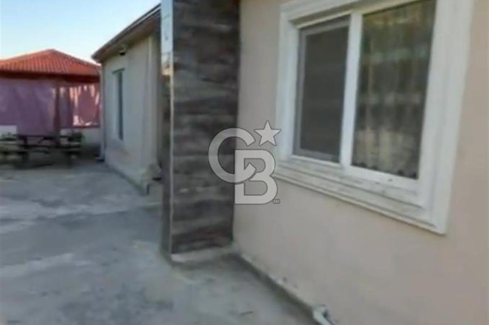 HENDEK DEREKÖY YOLA 155 M CEPHE İÇİNDE EV OLAN 0.40 KONUT İMARLI