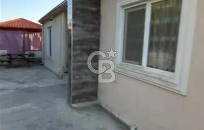 HENDEK DEREKÖY YOLA 155 M CEPHE İÇİNDE EV OLAN 0.40 KONUT İMARLI