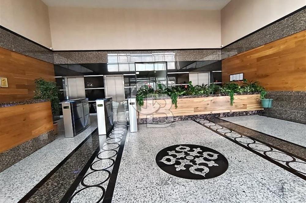 ŞAŞMAZ MERKEZDE CADDE ÜZERİNDE ŞEREFİYELİ 3 CEPHELİ KATTA OFİS