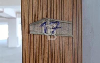 ŞAŞMAZ MERKEZDE CADDE ÜZERİNDE ŞEREFİYELİ 3 CEPHELİ KATTA OFİS