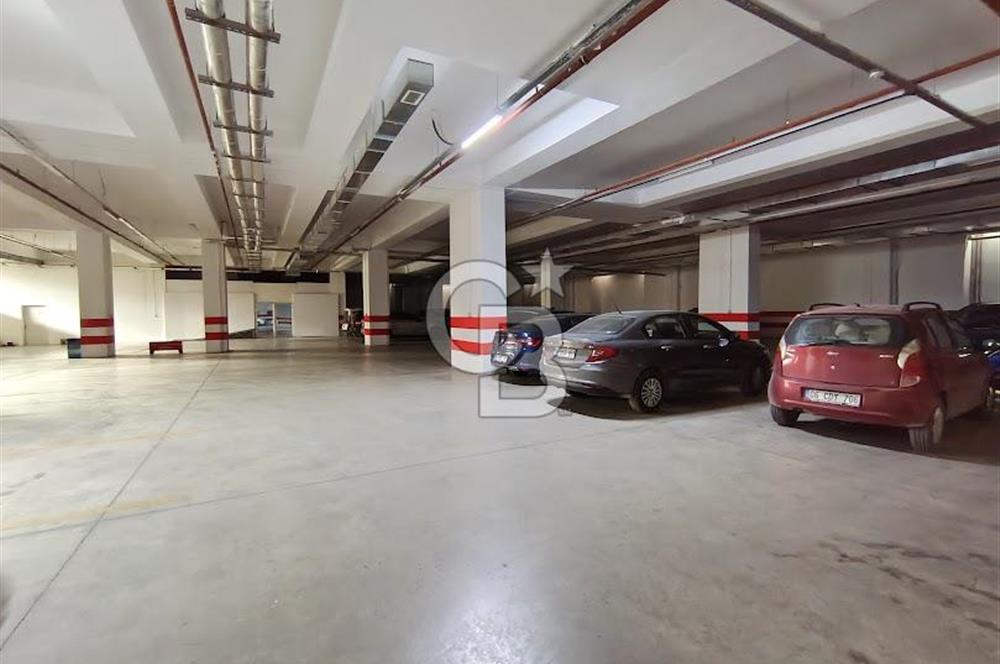 ŞAŞMAZ BULVARINDA CADDE CEPHELİ MÜKEMMEL LOKASYONDA OFİS