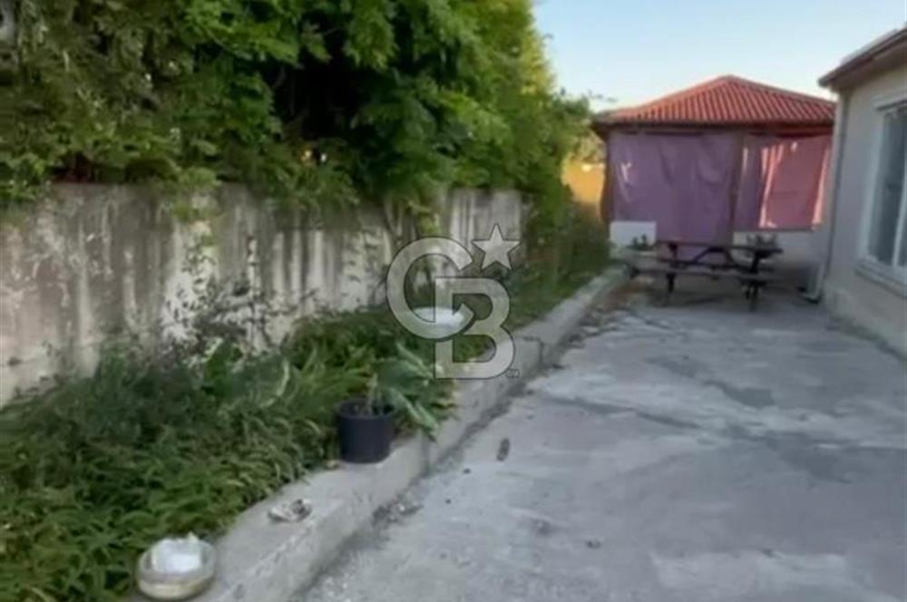 HENDEK DEREKÖY YOLA 155 M CEPHE İÇİNDE EV OLAN 0.40 KONUT İMARLI