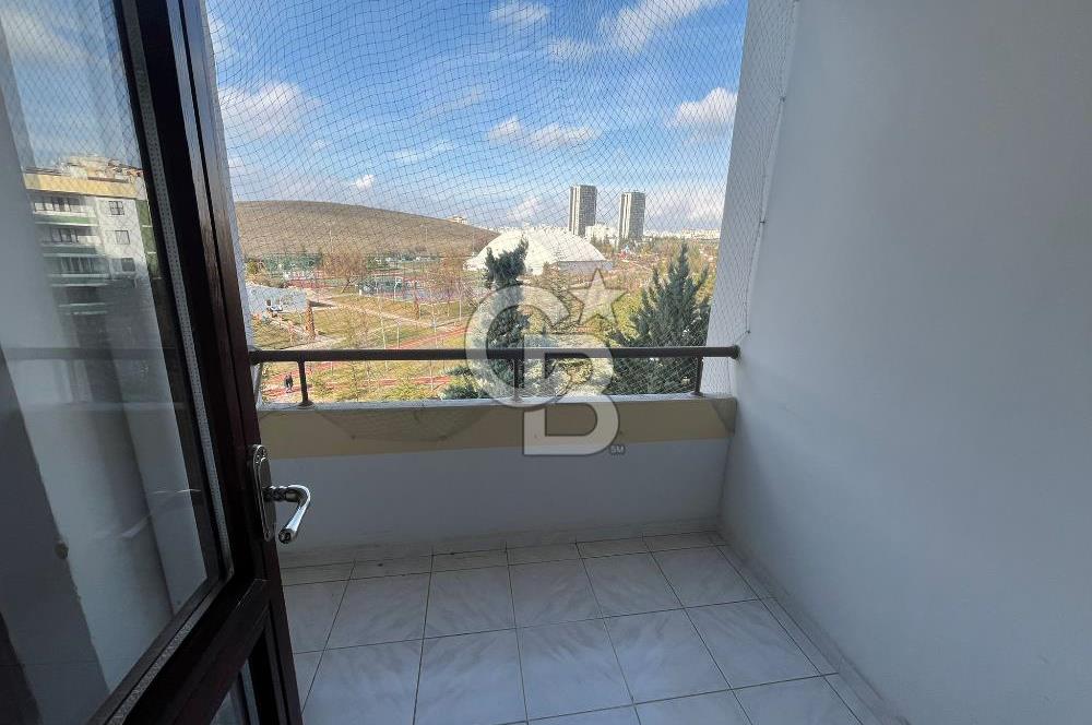 TUNAHAN'DA SUTEK SİTESİNDE SATILIK BÜYÜK TİP METRO YAKINI 2+1