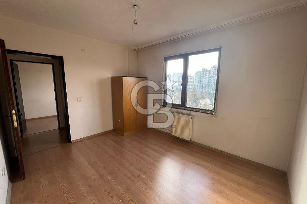 TUNAHAN'DA SUTEK SİTESİNDE SATILIK BÜYÜK TİP METRO YAKINI 2+1