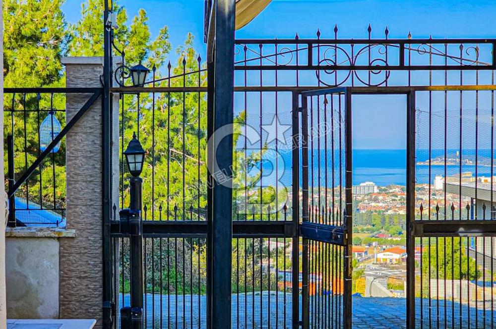 KUŞADASINDA HER KATINDAN DENİZ MANZARALI 7+2 MÜSTAKİL VİLLA