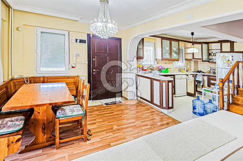 KUŞADASINDA HER KATINDAN DENİZ MANZARALI 7+2 MÜSTAKİL VİLLA