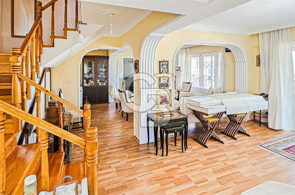 KUŞADASINDA HER KATINDAN DENİZ MANZARALI 7+2 MÜSTAKİL VİLLA