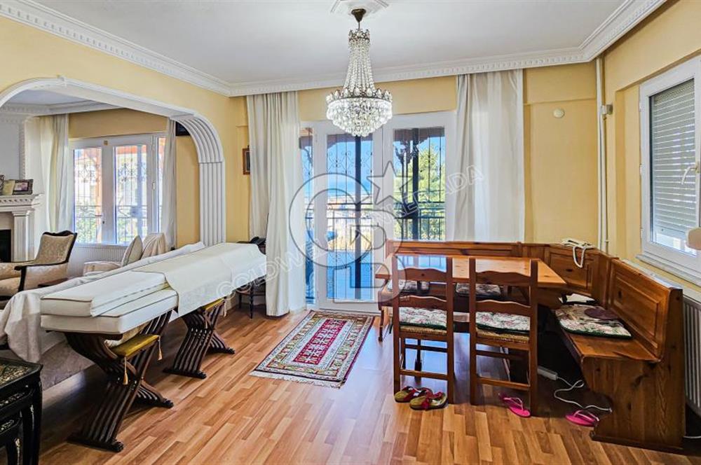 KUŞADASINDA HER KATINDAN DENİZ MANZARALI 7+2 MÜSTAKİL VİLLA