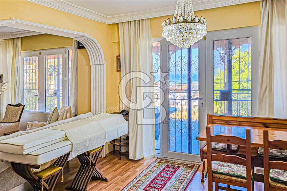 KUŞADASINDA HER KATINDAN DENİZ MANZARALI 7+2 MÜSTAKİL VİLLA