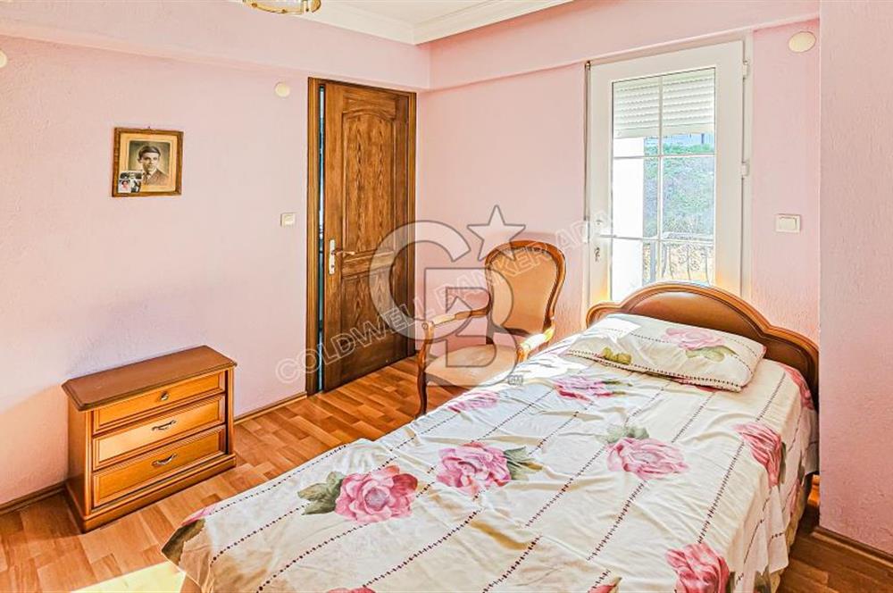 KUŞADASINDA HER KATINDAN DENİZ MANZARALI 7+2 MÜSTAKİL VİLLA