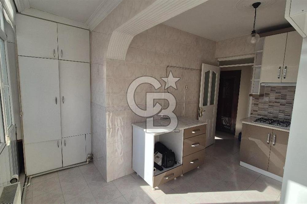 Balçova Onur Mahallesi Merkezi Yerde Bakımlı Kiralık 4+1 Daire