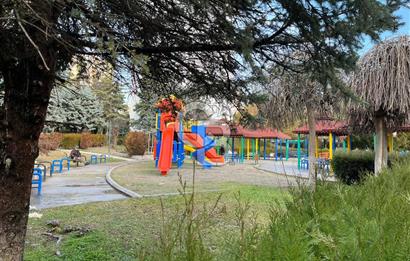 TUNAHAN'DA SUTEK SİTESİNDE SATILIK BÜYÜK TİP METRO YAKINI 2+1