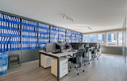 Fırsat Akmerkez Karşısı Kiralık 3+1 Otoparklı Ofis Katı