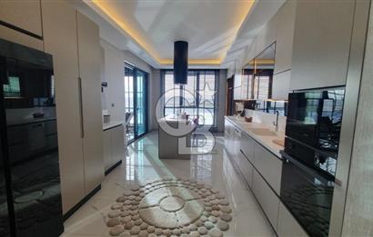 LÜKS SİTE İÇİ 20.KAT GÖL MANZARALI DAİRE+DÜKKAN HİSSE