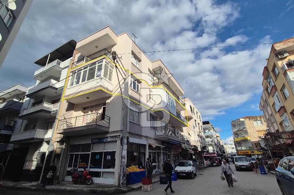 Balçova Onur Mahallesi Merkezi Yerde Bakımlı Kiralık 4+1 Daire