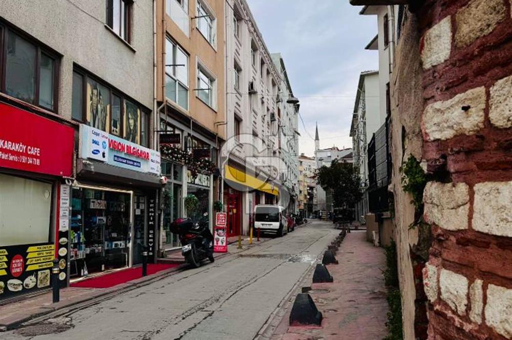 Beyoğlu Kasımpaşa'da 2+1 Kiralık Boş Daire 