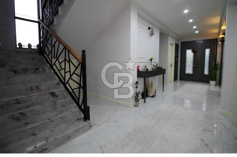 Yeni Bağlıca’da Manzaraya Hakim 6+1 Satılık Müstakil Villa