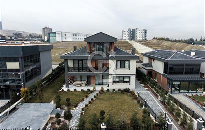 Yeni Bağlıca’da Manzaraya Hakim 6+1 Satılık Müstakil Villa