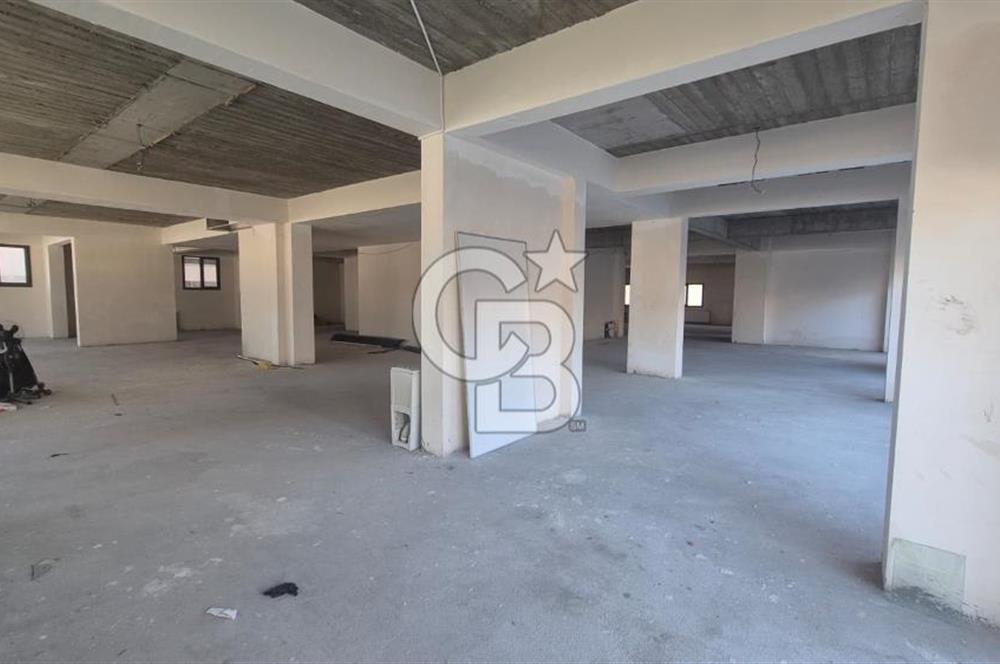 Bornova Ergene Sedeftepe Vadi Evlerinde 891 m2 Boş Depolu Dükkân